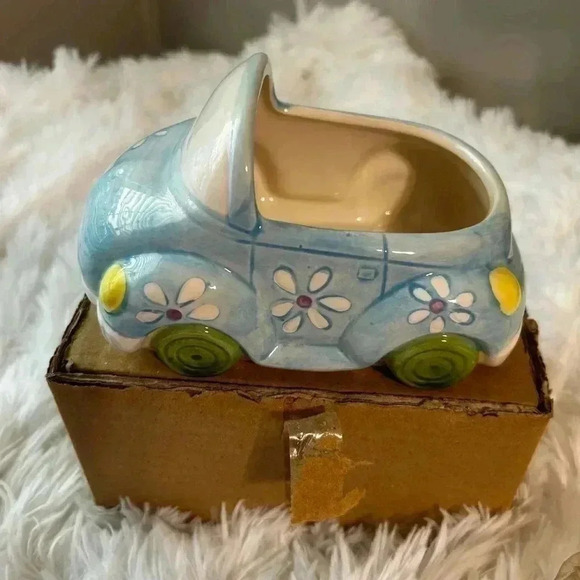 VW convertible, bug planters.‎ New - Picture 10 of 11